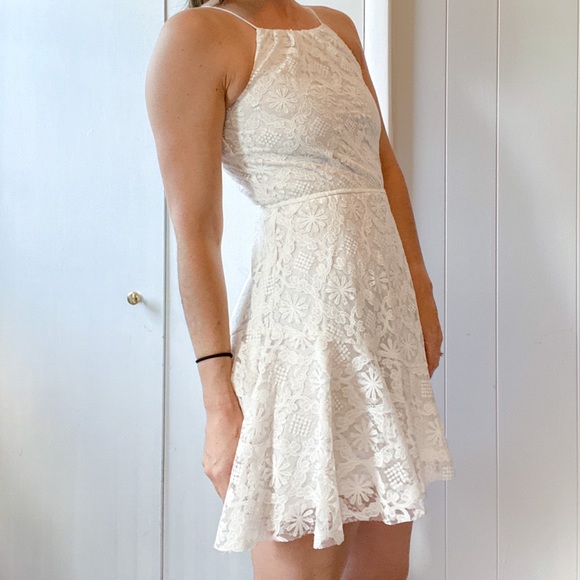 Bloomingdale’s Lace Dress - Picture 2 of 3